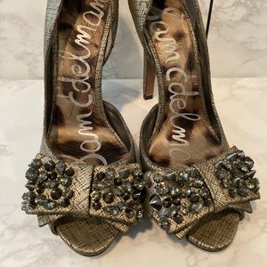 Sam Edelman Black/Gold Spike Bow Peep Toe Pumps